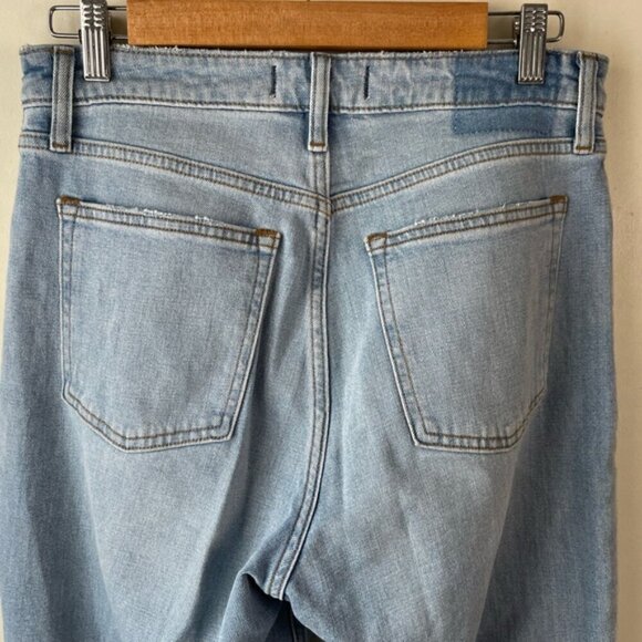 Abercrombie & Fitch curve love light wash distressed High Rise Mom Jeans 29 long - Picture 7 of 12